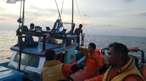 Boat Mati Mesin Di Tengah Laut Sabang Tiga Nelayan Terkatung Katung