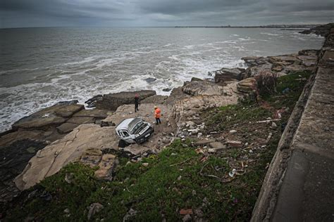 Accidente En Mar Del Plata Se Despist Un Auto Y Cay Al Vac O