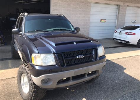 Larry's 2001 Ford Explorer Sport Trac - Holley My Garage