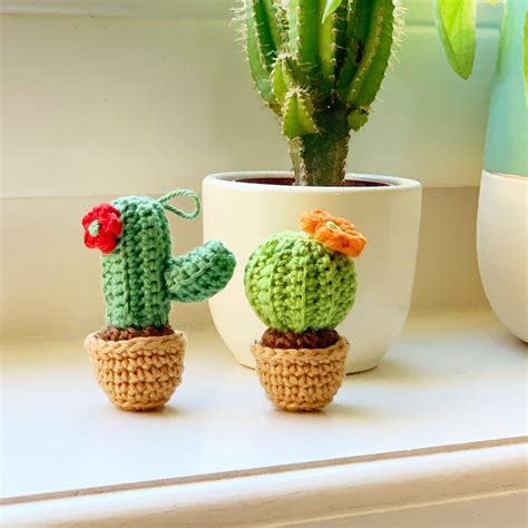 Free Round Cactus Keychain Crochet Pattern Diy Fluffies