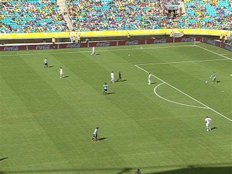 Duas Bolas Em Campo