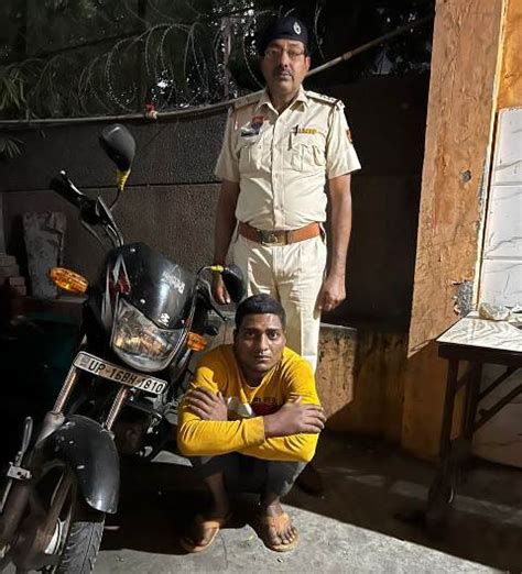 वाहन चोरी करने वाले आरोपी को पुलिस चौकी दयालबाग ने चोरी की मोटरसाइकिल