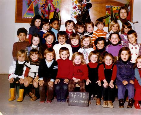 Photo De Classe MOYENS GRANDS De 1977 ECOLE GASTON RAMON Copains D Avant