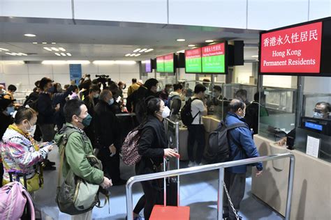 Lo Wu Station Sees 22000 Cross Border Travelers Before Noon Mtr The