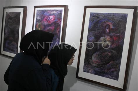 Pameran Lukisan Mantra Mantra Kontemplasi ANTARA Foto