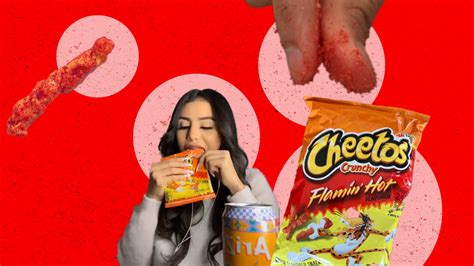 La increíble historia detrás de quién inventó los Cheetos Flamin Hot Descubre cómo un