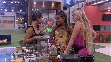 Thelma Marcela e Gizelly conversam sobre divisão na casa do BBB20