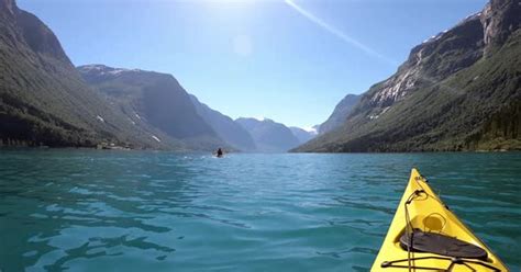 Weekend kayaking at Loen Nordfjord sightseein tour for couple in love ...