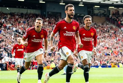 Manchester United protagoniza increíble remontada para mantener