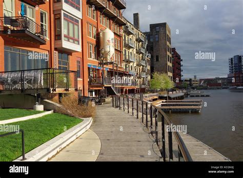 Riverwalk milwaukee wisconsin river hi-res stock photography and images ...