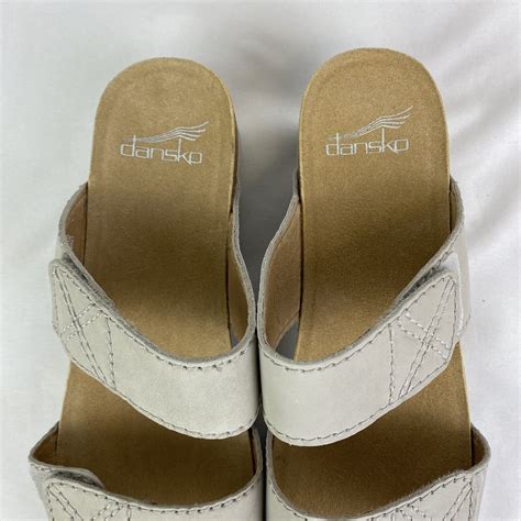 Dansko Womens Maddy Wedge Sandal Ivory Milled Nubu Gem