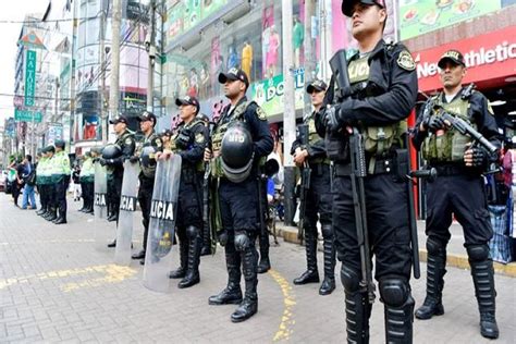 Refuerzan Presencia Policial En Gamarra Para Garantizar Seguridad En Fiestas Navideñas