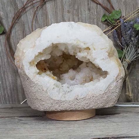 Kg Natural Calcite Geode Lamp With Large Led Light Base Dn For