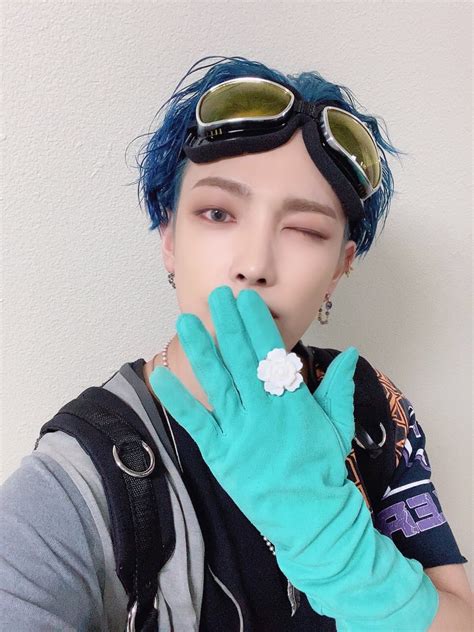 Ateez 에이티즈 On Twitter Kim Hongjoong Kim Blue Hair