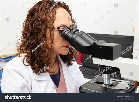 how to become a cytologist