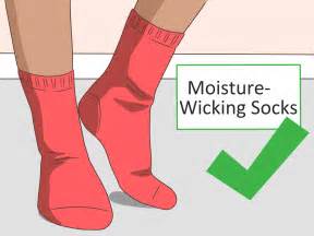 4 Ways to Treat a Foot Blister - wikiHow