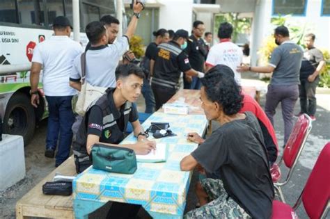 Sopir Angkutan Umum Di Terminal Talangagung Malang Jalani Tes Urine