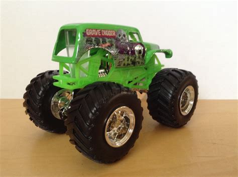 Julian S Hot Wheels Blog Grave Digger Monster Jam Truck New Look