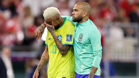 Dani Alves Recurre Al Padre De Neymar Para Pagar La Fianza Y Salir En