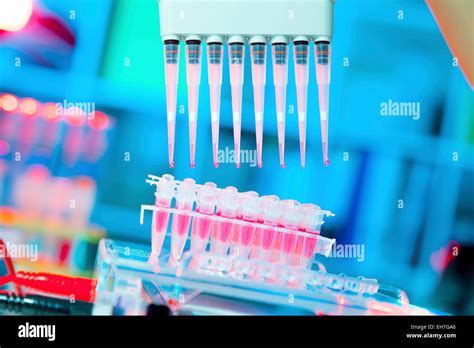 Pipettes Hi Res Stock Photography And Images Alamy