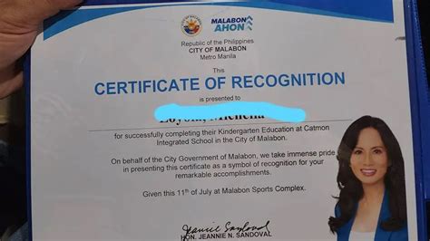 Malabon Mayor Criticized Online Over Face In Moving Up Certificates