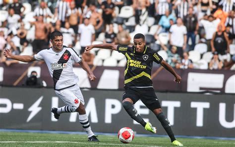 Vasco bate o Botafogo de virada e vence primeiro clássico no anoJogada