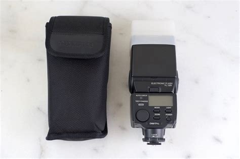 Olympus Fl 36r Tilt And Bounce Flash With Case And Diffuser For