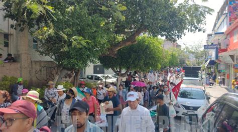 Marchan antorchistas a un año del asesinato de su líder municipal y su