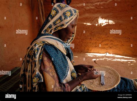 Africatoulum Camp For Sudanese Refugees Eastern Chad Refugee Making