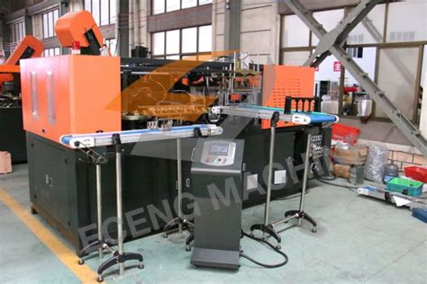 China Automatic Wide Neck Jar Blowing Machine Cavity Manufacturers