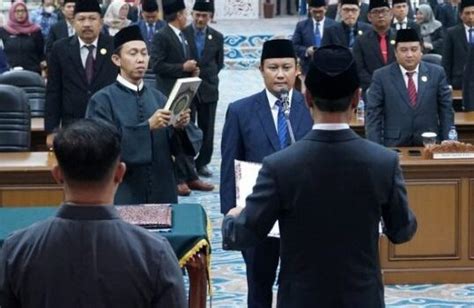 Syarif Maulana Resmi Dilantik Sebagai Paw Anggota Dprd Kota Cirebon