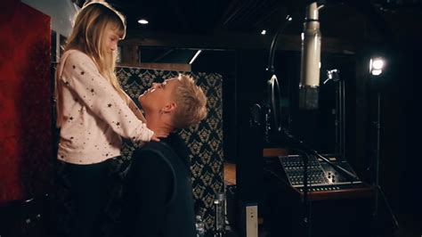 Watching Pink And Her 7 Year Old Daughter Willow Sing Together Will Make Your Heart Melt