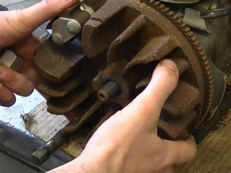 How To Remove A Flywheel From A Small Engine Small Engine Guide