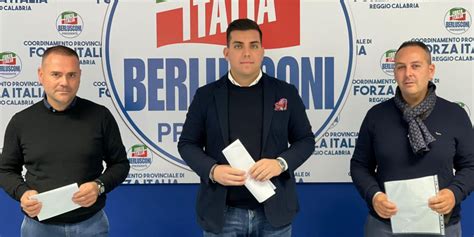 Crisi Al Comune Di Reggio Si Dimettono I Consiglieri Della Lega E Tre