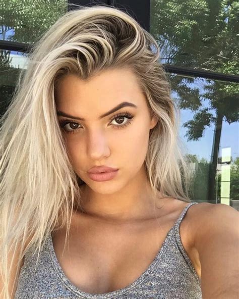 Alissa Violet On Instagram “👋🏼” Alissa Violet Hair Violet Hair Beauty