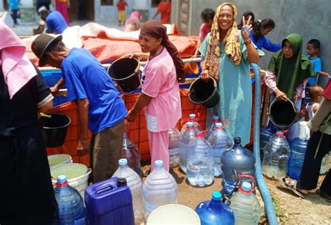 Ratusan Ribu Liter Air Bersih Didistribusikan BPBD Kabupaten Bekasi Ke