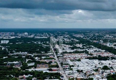 Clima en Cancún lluvias dispersas y cielo medio nublado en Q Roo