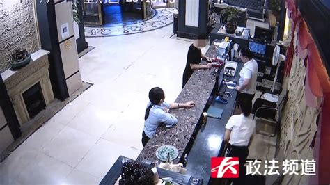 湖南一男子全身名牌进足浴店6小时洗脚6次，一个举动气得店老板让他刷厕所 都市 长沙晚报网