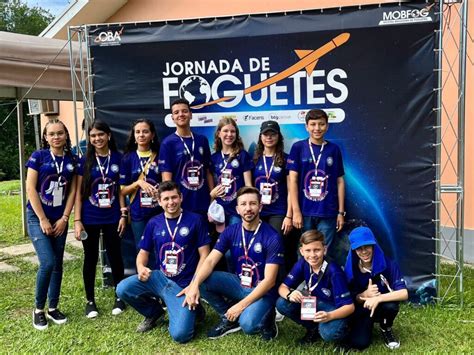 Escola Estadual de Formosa Brilha na Jornada de foguetes da Olimpíada