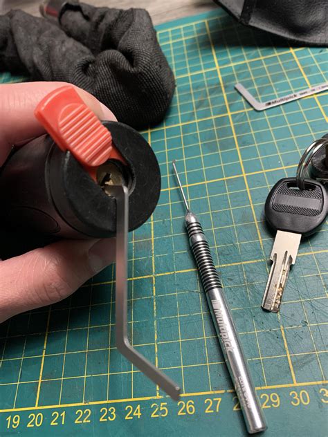 First Dimple Lock 💪 Rlockpicking