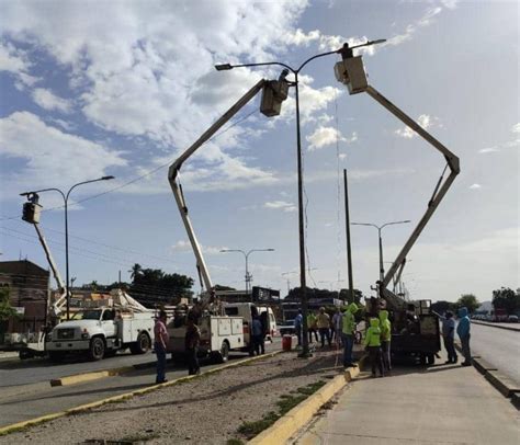 Corpoelec Instala Luminarias De Ltima Generaci N En Autopista