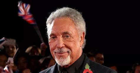 Sir Tom Jones Pays Emotional Tribute To Late Wife Linda At Pride Of Britain Irish Mirror Online