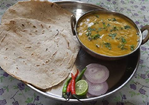 Jowar Bhakri And Pithla Recipe By Varsha Narayankar Cookpad