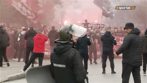 Ултрас ЦСКА с шествие преди дербито 17.04.2023 - YouTube