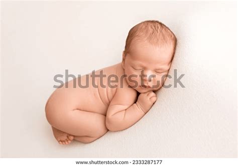 2 722 Naked New Born Baby Images Stock Photos And Vectors Shutterstock