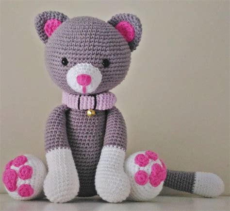 Cada amigurumi é personalizado feito a mão e único Por isso as cores