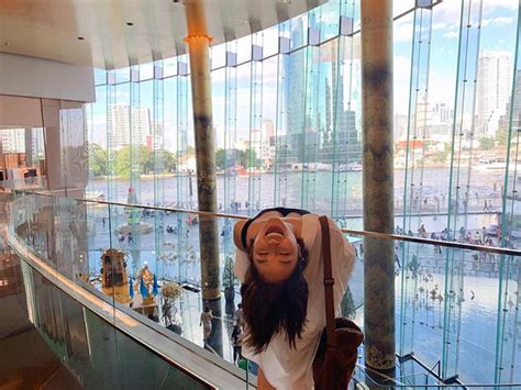 Kiểu chụp ảnh hết hồn của hot girl Trâm Anh sau khi tái xuất