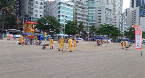 Mais De Toneladas De Lixo S O Coletadas Ap S A Virada Em Balne Rio