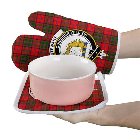 Stewart Of Appin Modern Tartan Crest Oven Mitt And Pot Holder 2 Oven Scotsprint