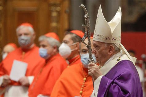 Pope Francis Celebrates Start Of Advent With New Cardinals Warning